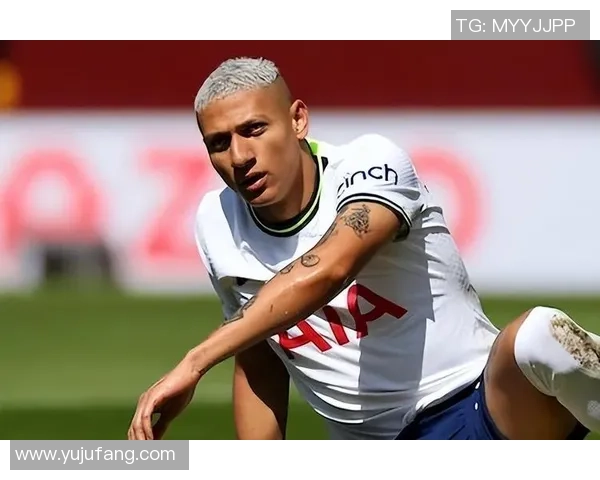 英超精彩对决巴萨3-0热刺帽子戏法点燃全场激情